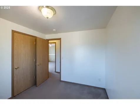 1019 S 10th Street Lebanon OR 97355