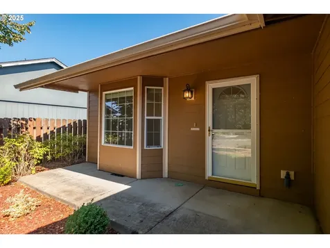 1019 S 10th Street Lebanon OR 97355