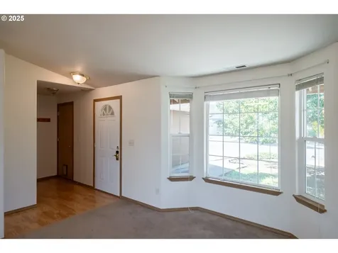 1019 S 10th Street Lebanon OR 97355
