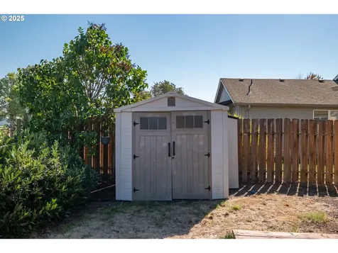 1019 S 10th Street Lebanon OR 97355
