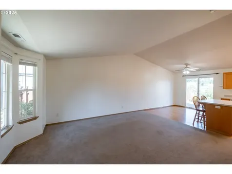 1019 S 10th Street Lebanon OR 97355