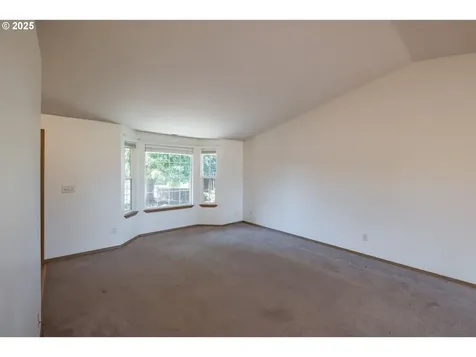 1019 S 10th Street Lebanon OR 97355