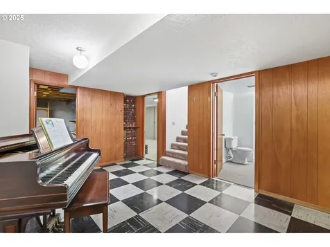 14414 NE Schuyler Street Portland OR 97230