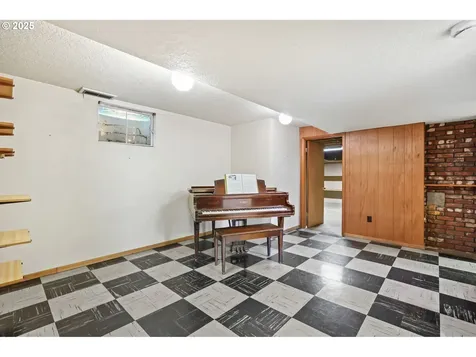 14414 NE Schuyler Street Portland OR 97230