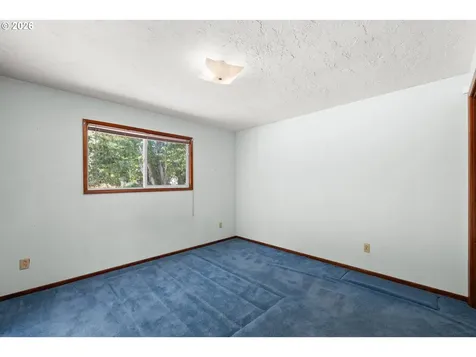11209 SE Pine Court Portland OR 97216