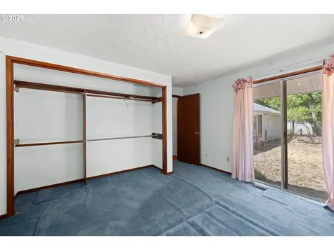 11209 SE Pine Court Portland OR 97216