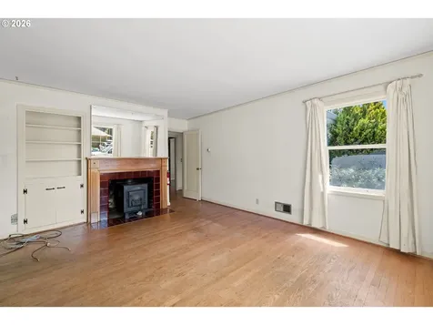 11209 SE Pine Court Portland OR 97216