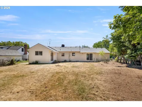 11209 SE Pine Court Portland OR 97216
