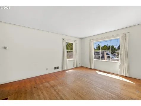 11209 SE Pine Court Portland OR 97216