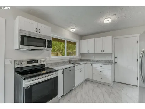 11110 SW 64th Avenue Portland OR 97219