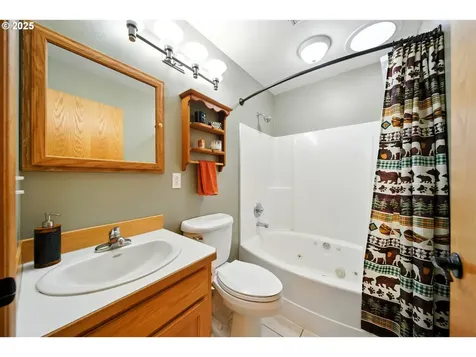 257 W Lincoln Street Athena OR 97813