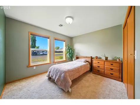 257 W Lincoln Street Athena OR 97813