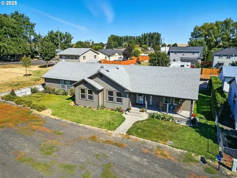 257 W Lincoln Street Athena OR 97813