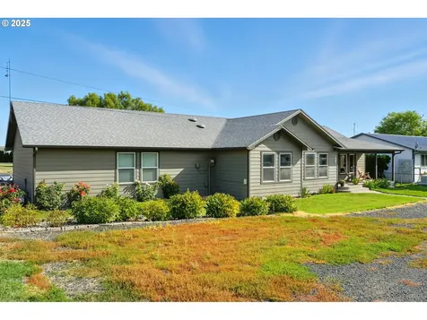 257 W Lincoln Street Athena OR 97813