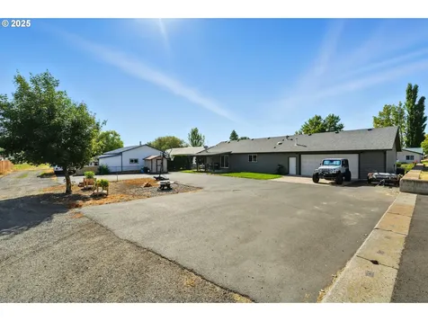 257 W Lincoln Street Athena OR 97813