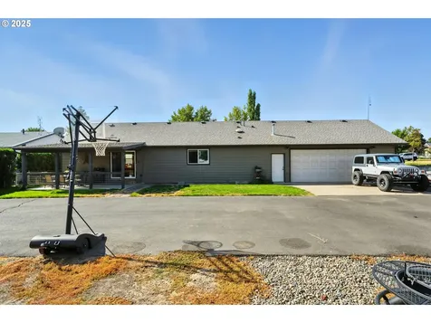 257 W Lincoln Street Athena OR 97813