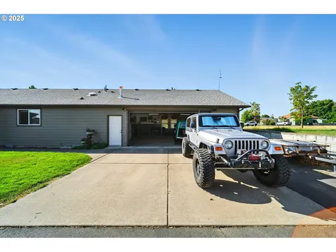 257 W Lincoln Street Athena OR 97813