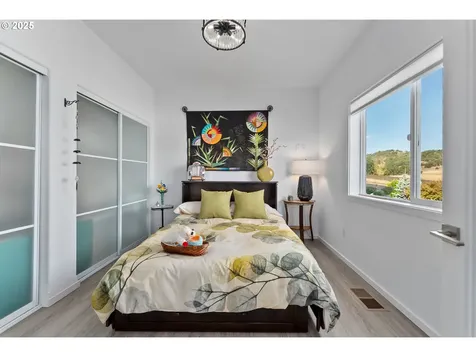 124 Old Barn Court Roseburg OR 97471