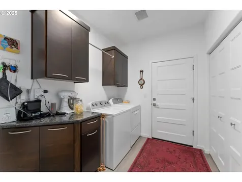 124 Old Barn Court Roseburg OR 97471