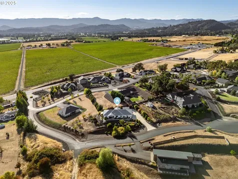 124 Old Barn Court Roseburg OR 97471