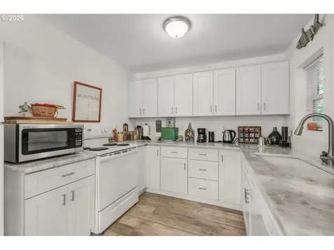 1705 NW 22nd Street Lincoln City OR 97367