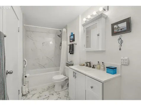 1705 NW 22nd Street Lincoln City OR 97367