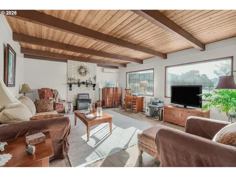 1705 NW 22nd Street Lincoln City OR 97367