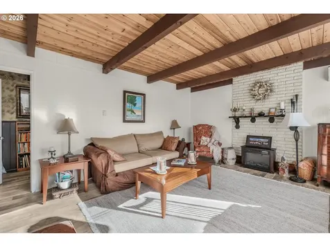 1705 NW 22nd Street Lincoln City OR 97367