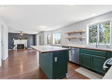 728 E Heritage Loop La Center WA 98629
