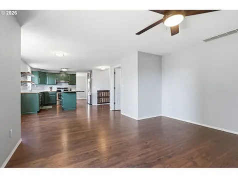 728 E Heritage Loop La Center WA 98629