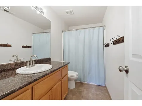 728 E Heritage Loop La Center WA 98629