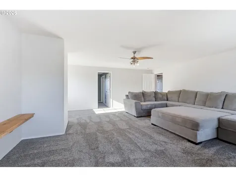 728 E Heritage Loop La Center WA 98629