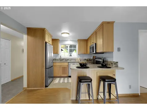 541 Pinedale Avenue Springfield OR 97477