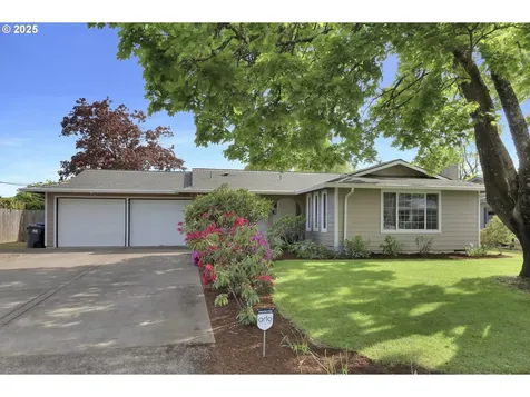 541 Pinedale Avenue Springfield OR 97477