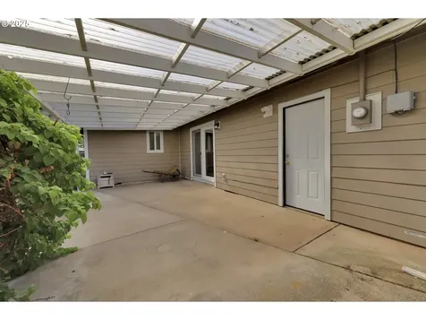 541 Pinedale Avenue Springfield OR 97477