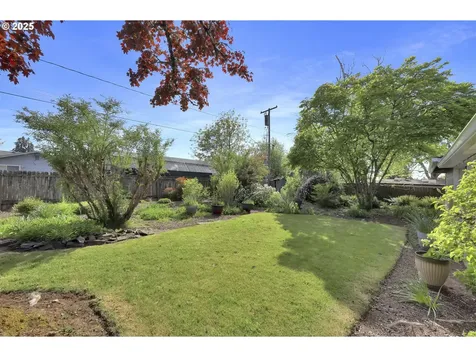 541 Pinedale Avenue Springfield OR 97477