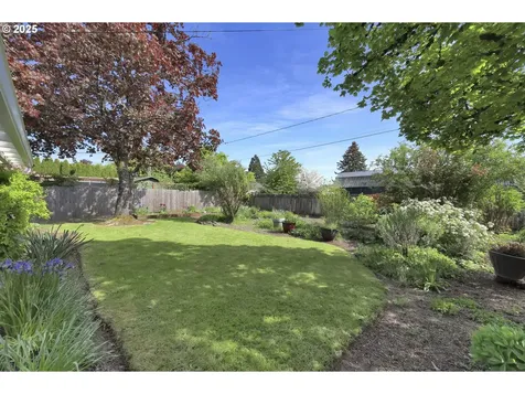541 Pinedale Avenue Springfield OR 97477