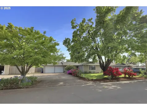 541 Pinedale Avenue Springfield OR 97477