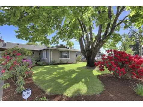 541 Pinedale Avenue Springfield OR 97477
