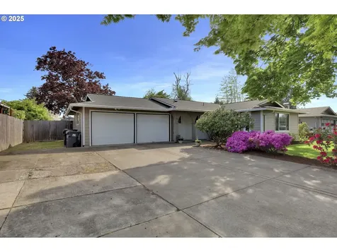 541 Pinedale Avenue Springfield OR 97477