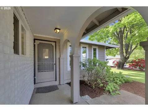 541 Pinedale Avenue Springfield OR 97477