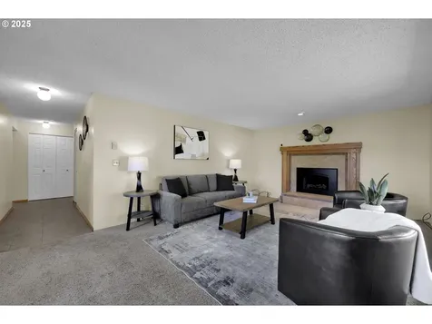 541 Pinedale Avenue Springfield OR 97477