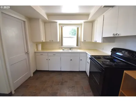 1318 W 10th Street The Dalles OR 97058