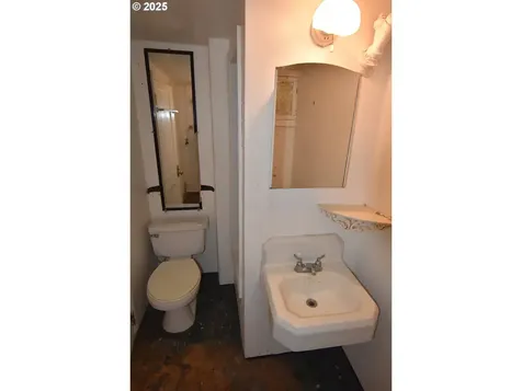 1318 W 10th Street The Dalles OR 97058
