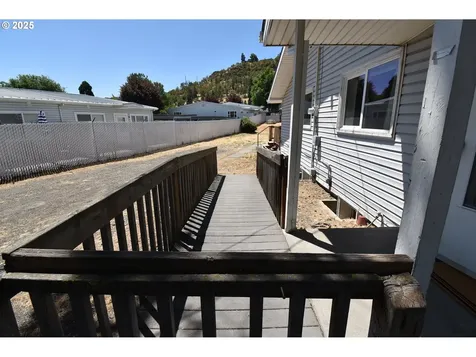 1318 W 10th Street The Dalles OR 97058