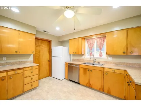 1036 SW 2nd Street Mcminnville OR 97128