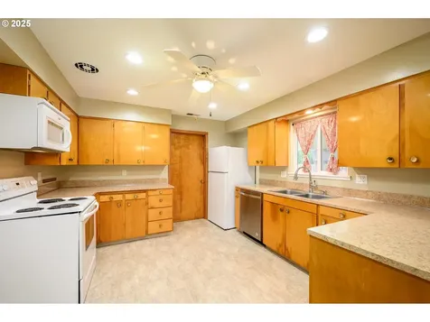 1036 SW 2nd Street Mcminnville OR 97128