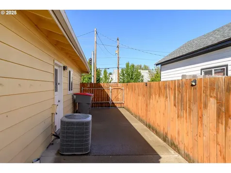 1036 SW 2nd Street Mcminnville OR 97128