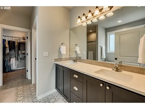 129 N 88th Drive Ridgefield WA 98642