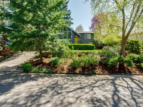 2490 SW Scenic Drive Portland OR 97225